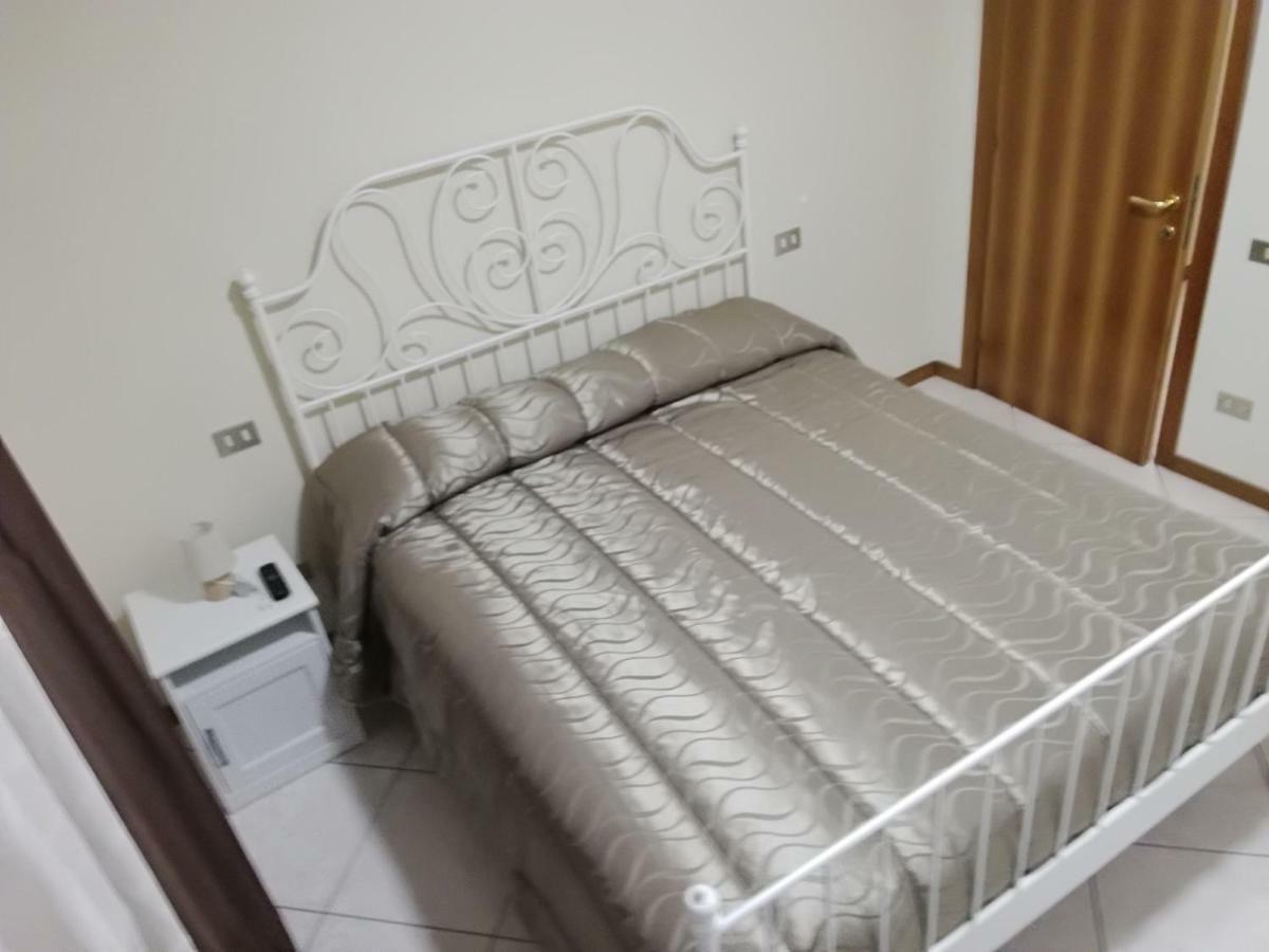 Affittacamere Lo Scoiattolo Di Mannocchi Lorella Porto SantʼElpidio Exterior foto